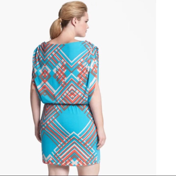 Jessica Simpson Dress- Adjustable Sleeves - Picture 6 of 6